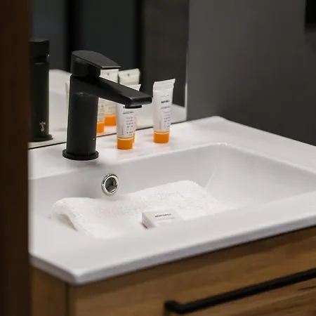 Studio Apartment Poznan City Center By Renters 아파트 *